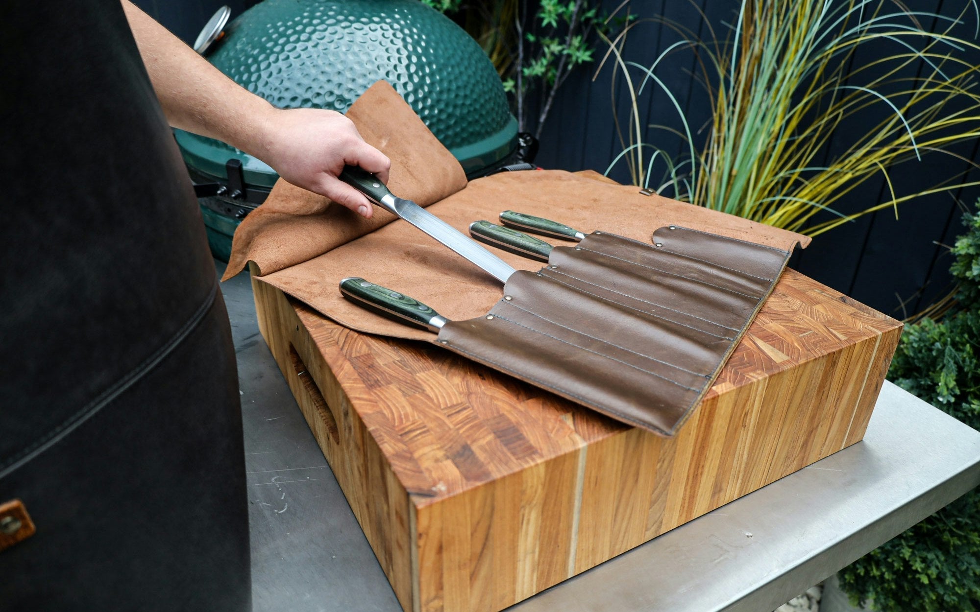 Big Green Egg Leather Knife Roll - Image 4